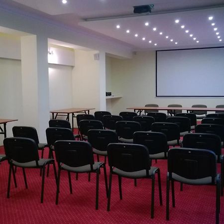 Yuca Hotel Лодз Екстериор снимка