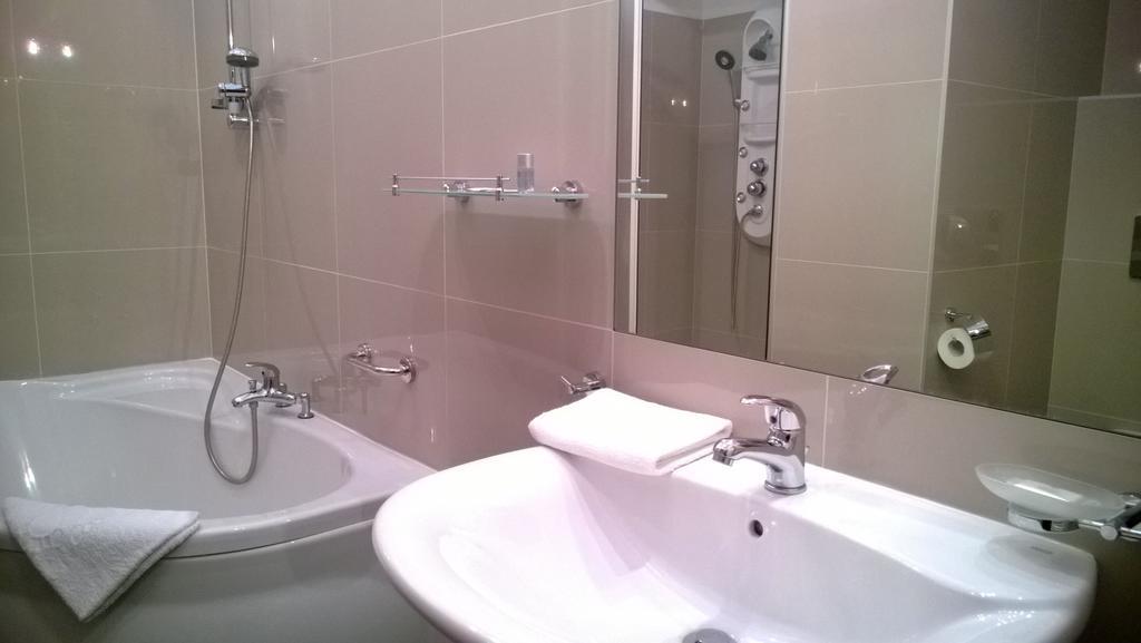 Yuca Hotel Лодз Стая снимка